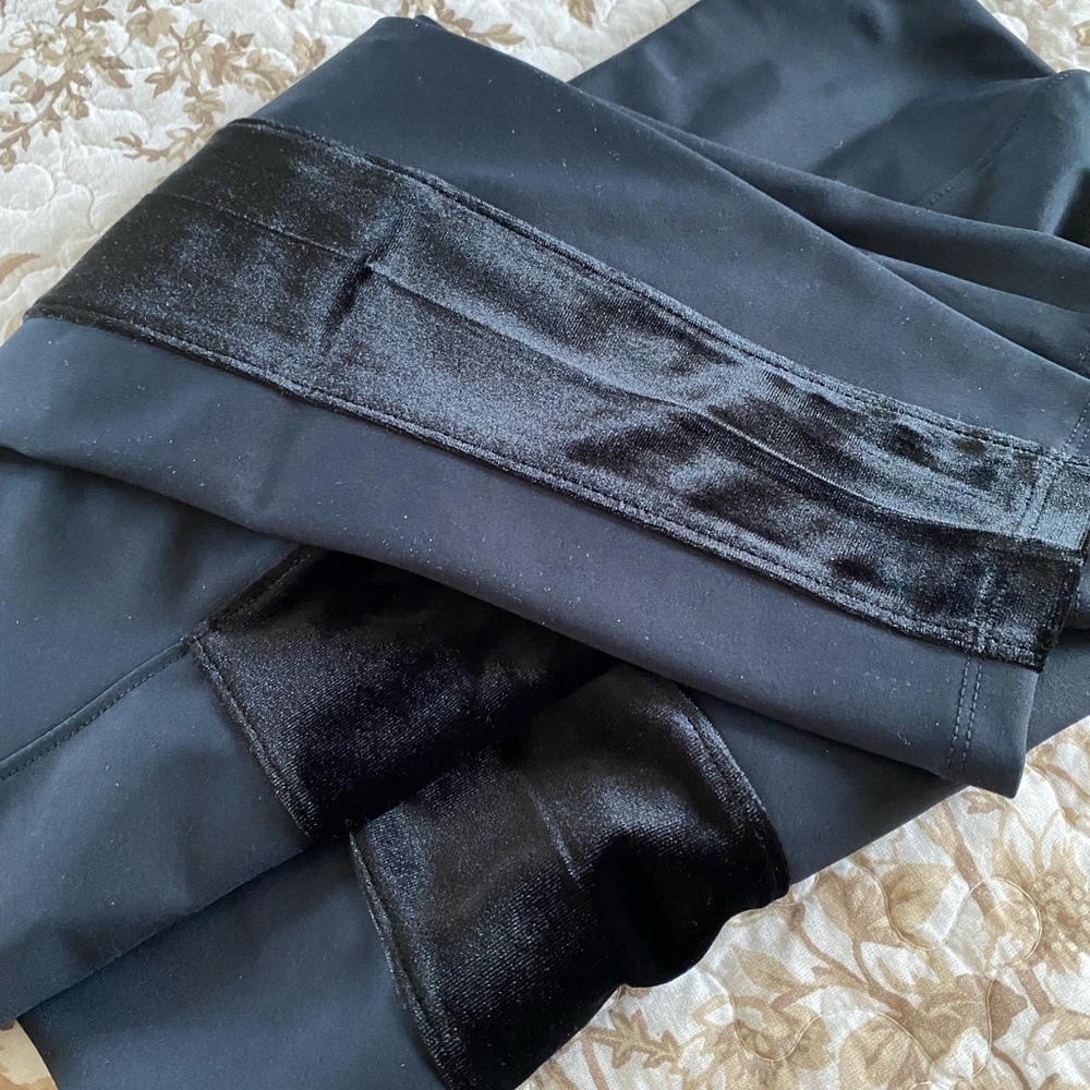 All Worthy Hunter McGrady black leggings w velvet side panel.